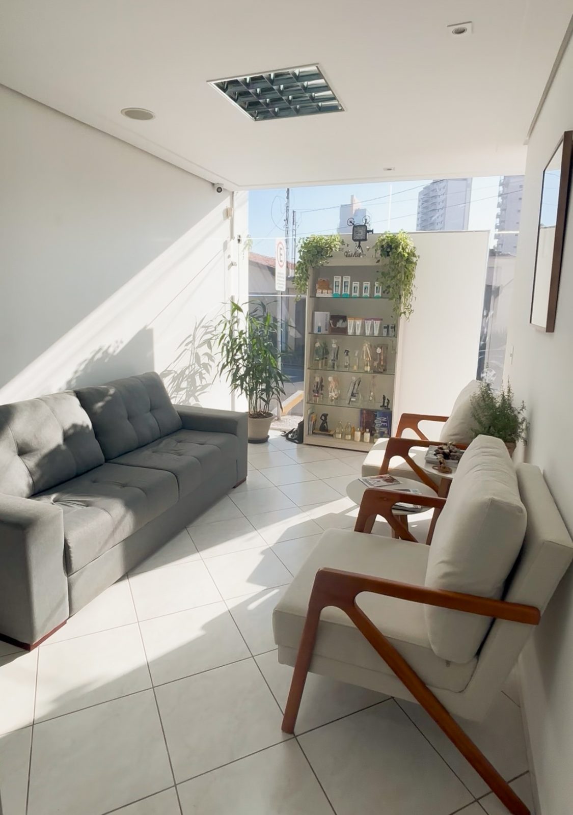 Sala de espera da Alexandra Clínica dos Pés